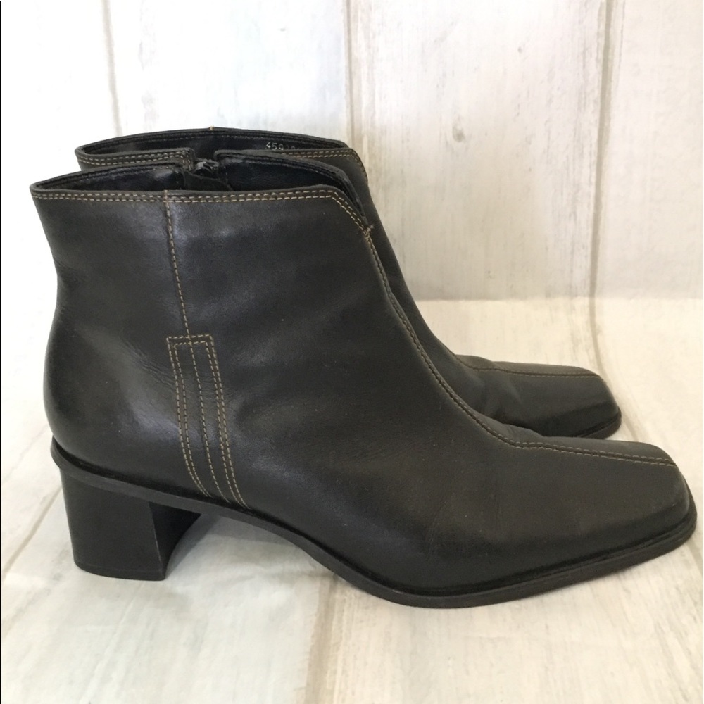 ❌Nicole Booties Brown Side Zip Leather Upper 6.5M